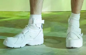Comme Des Garcons Nike Air Carnivore White DH0199-100 on foot 01