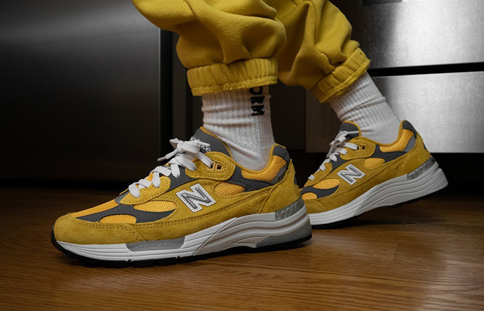 New Balance 992 Yellow Grey on foot 02