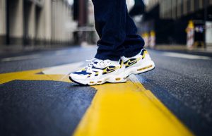 Nike Air Max 96 II White Midnight Navy CZ1921-100 on foot 01