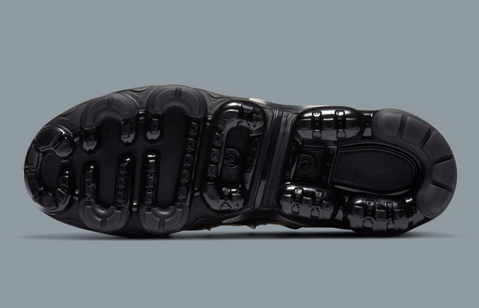 Nike Air VaporMax Plus Bone Black DH0860-100 down