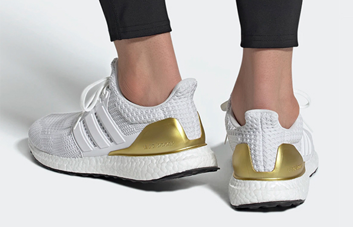 adidas Ultra Boost 4.0 Cloud White Gold FZ4007 onfoot 01