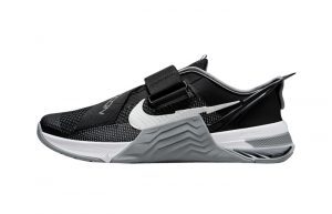 Nike Metcon 7 FlyEase Black White DH3344-010 featured image