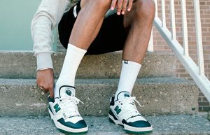 New Balance 550 White Green BB550LE1 on foot 01