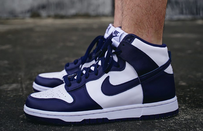 Nike Dunk High Midnight White Navy Release DD1399-104 on foot 01