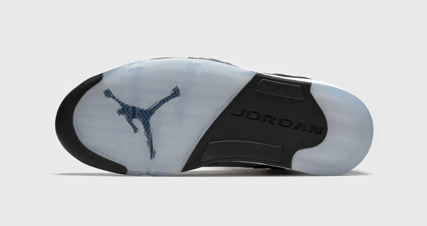 Air Jordan 5 Oreo Black has a Release Date 04