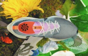 Nike ZoomX AlphaFly Next Nature Grey Pink 01