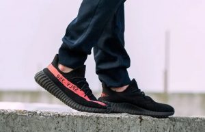 Yeezy Boost 350 V2 Black Red BY9612 on foot 01