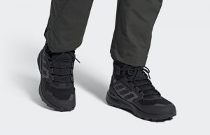 adidas Terrex Trailmaker Mid Cold Hiking FX9286 on foot 01