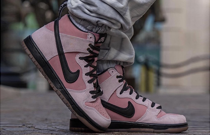 Răsucit Specimen Fade out  KCDC Nike SB Dunk High Pink DH7742-600 - Where To Buy - Fastsole