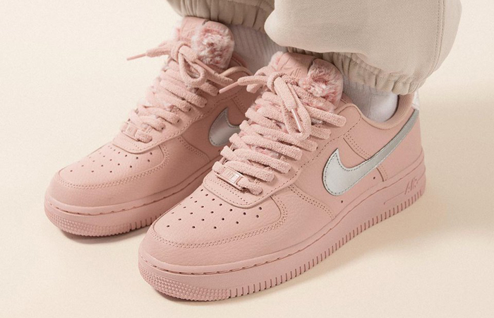 Nike Air Force 1 07 Womens Pink Oxford DO6724-601 onfoot 01