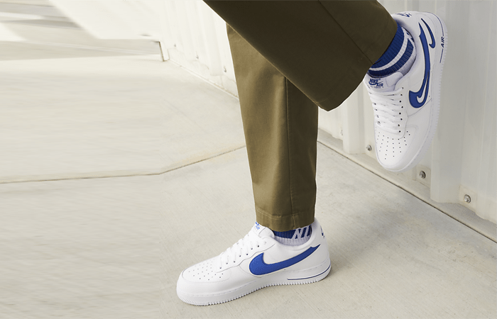 Nike Air Force 1 07 White Game Royal DR0143-100 onfoot 01