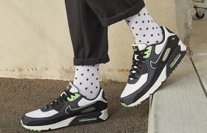 Nike Air Max 90 SE Black Scream Green DN4155-001 onfoot 01