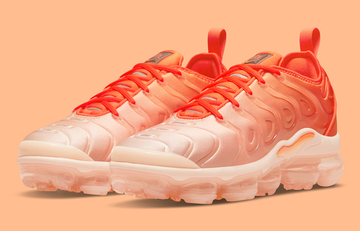 Nike Air VaporMax Plus Citrus front corner