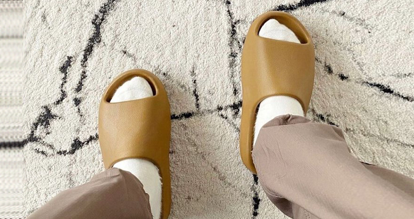 Where to buy Yeezy Slides “Onyx,” “Pure” and “Ochre” 04