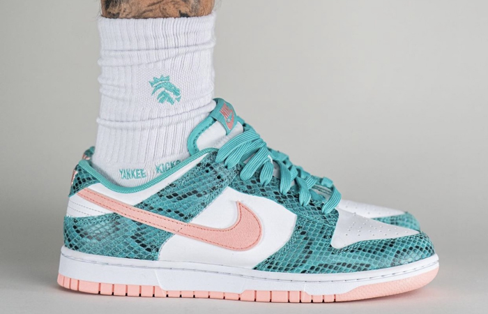 Nike Dunk Low Snakeskin DR8577-300 onfoot 01