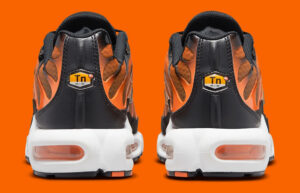 Nike TN Air Max Plus Black Orange DM0032-800 back
