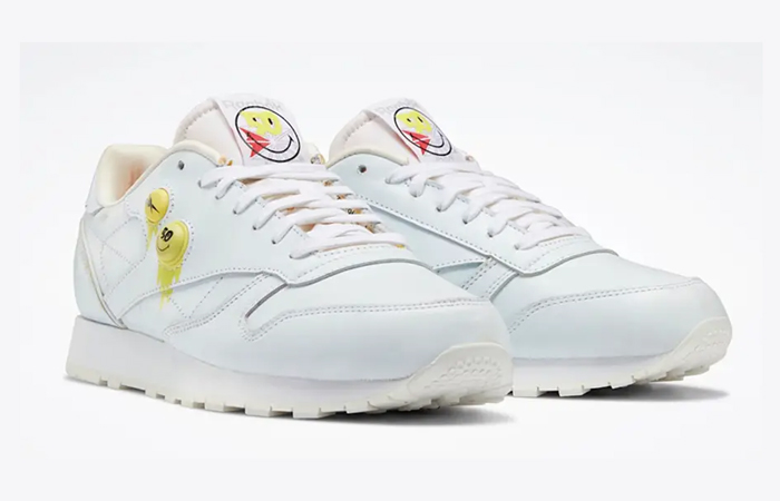 Smiley Reebok Classic Leather Pump 50th Anniversary GY1580 front corner