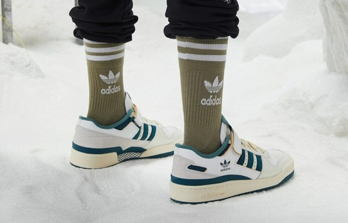 adidas Forum 84 Low Off White Wild Teal GX4536 onfoot 01