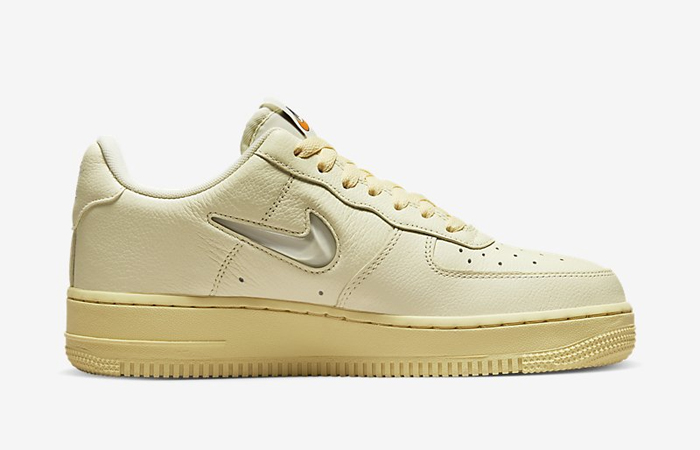 Nike Air Force 1 '07 LX Coconut Milk DO9456-100 right
