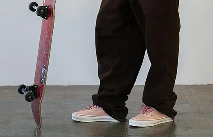 Spunge x Vans Authentic Pink onfoot 01