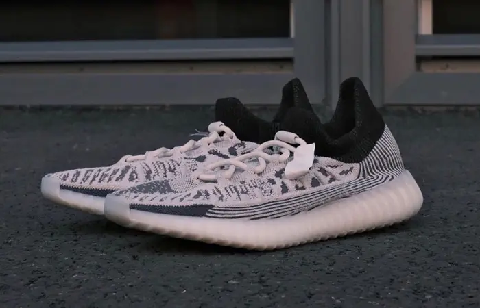 Black and white yeezy clearance 350