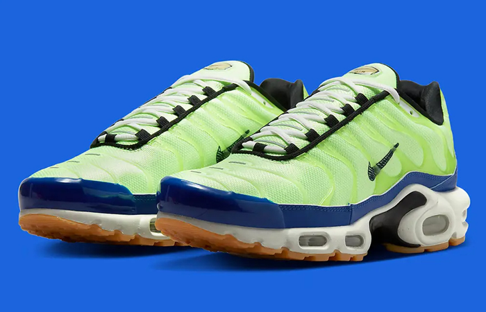 Nike TN Air Max Plus Air Pressure DZ0480-300 front corner