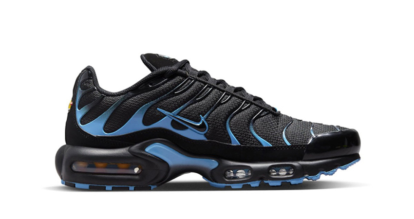 Black And Blue Accents The Nike Air Max Plus In A Gradient Shift 01