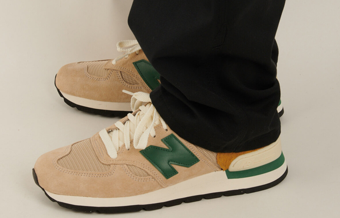 New Balance 990 Made in USA Beige Green M990TG1 onfoot 01