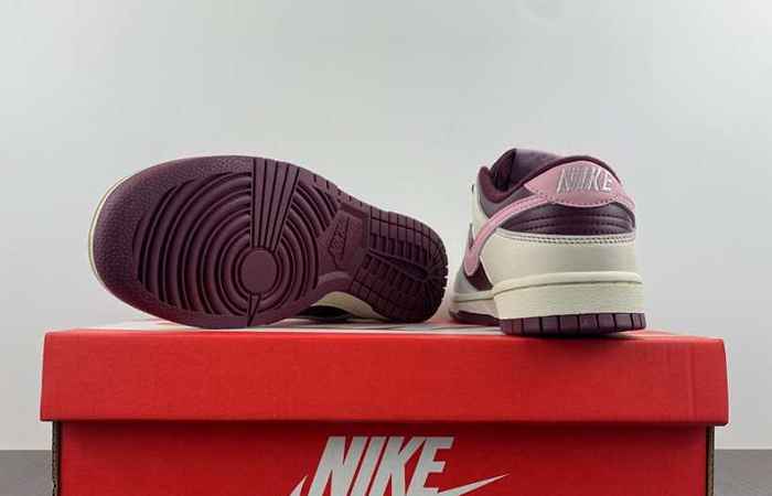 Nike Dunk Low Valentine's Day 2023 DR9705-100 02