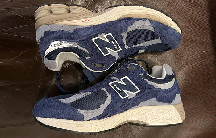 New Balance 2002R Protection Pack Navy Grey M2002RDK 01