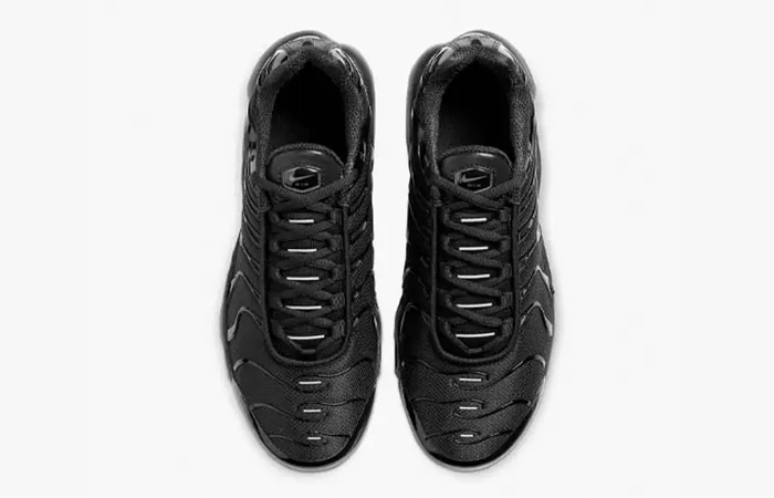 Nike TN Air Max Plus GS Triple Black CD0609-001 up