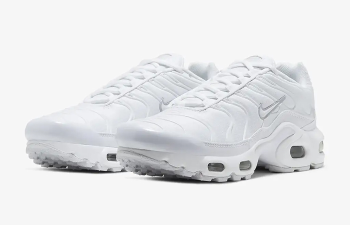 Nike TN Air Max Plus GS White Metallic Silver CW7044-100 - Where To Buy ...