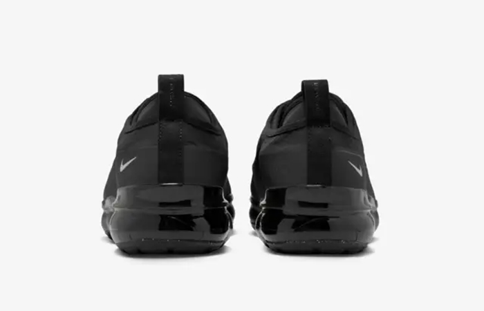 Nike VaporMax Moc Roam Triple Black DZ7273 001 back