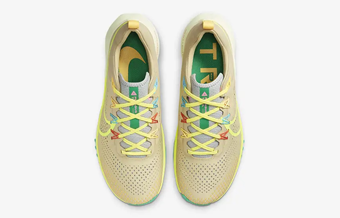 Nike Pegasus Trail 4 Team Gold Volt DJ6158 700 up