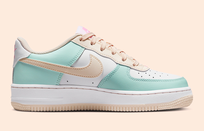 Nike Air Force 1 Low Emerald Rise DV7762 300 right