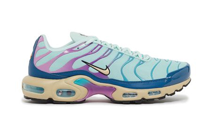 Nike TN Air Max Plus Jade Ice Blue DZ3671 300 right