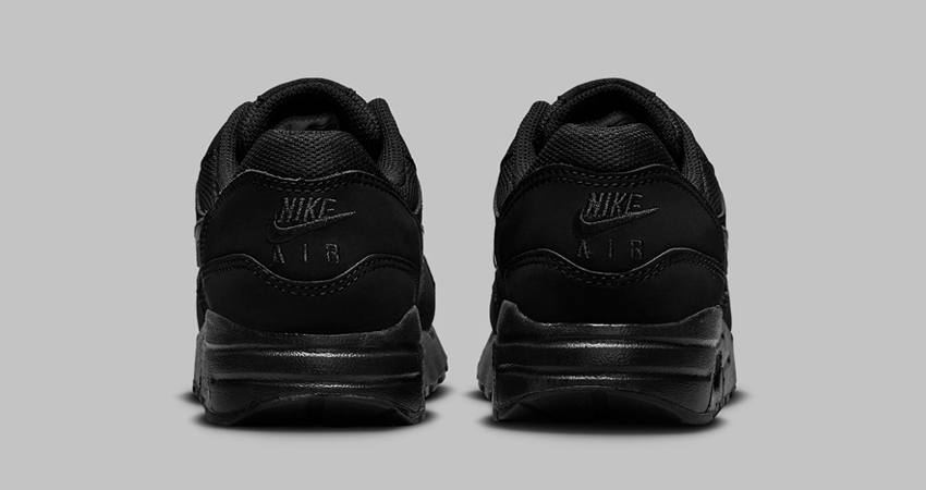 A Detailed Look At The Nike Air Max 1 ‘Triple Black back