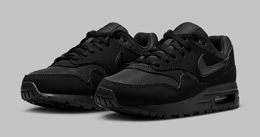 A Detailed Look At The Nike Air Max 1 ‘Triple Black front corner