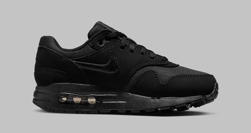 A Detailed Look At The Nike Air Max 1 ‘Triple Black right