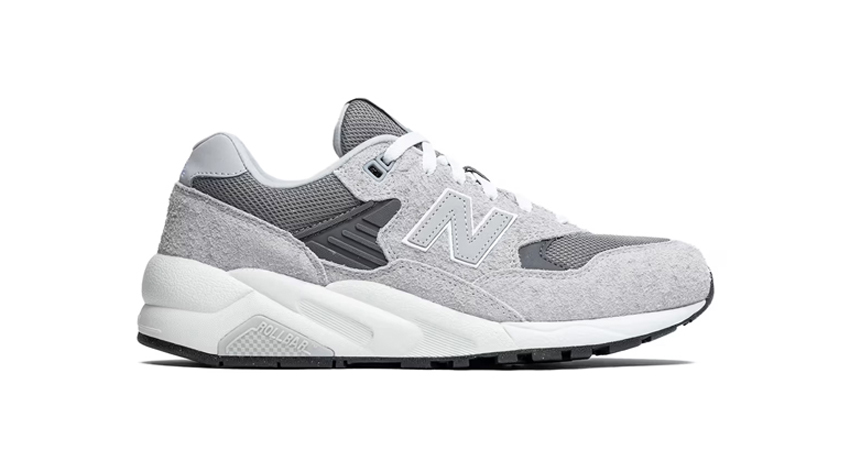 New Balance 580 Dresses Up In A Cloud Inspired Colourway right