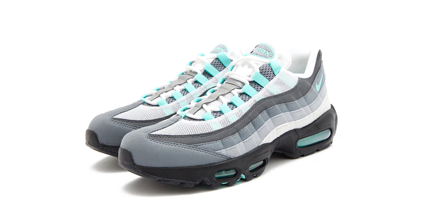 First Look Of The Nike Air Max 95 Hyper Turquoise front corner