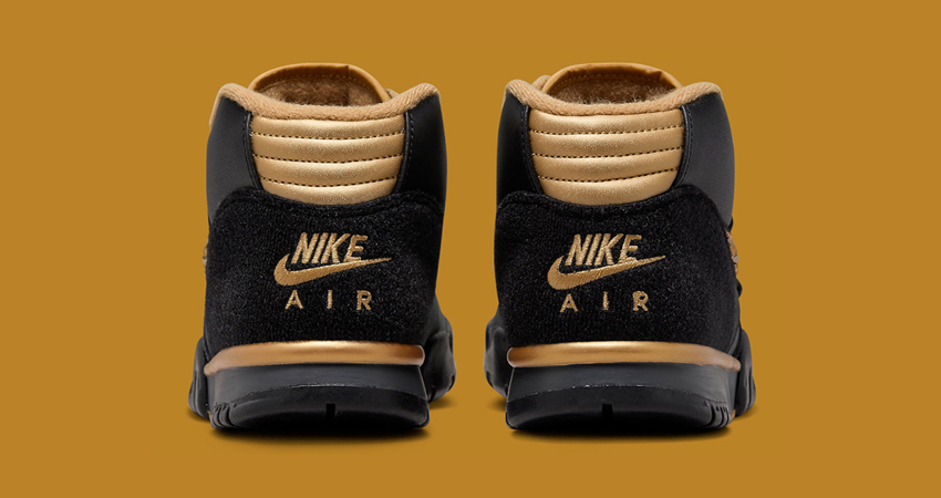 A Detailed Look At The Nike Air Trainer 1 College Football Playoffs back