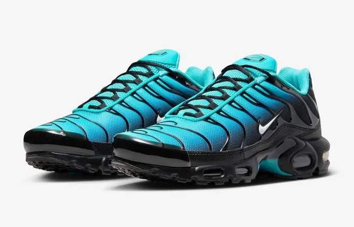 Nike TN Air Max Plus Light Retro DM0032 401 front corner