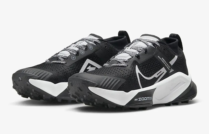 Nike Zegama Trail Running Black White DH0623 001 front corner