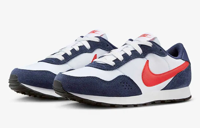 Nike MD Valiant GS Midnight Navy Red CN8558 409 front corner