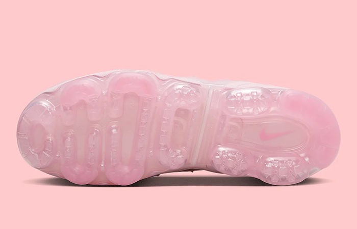 Air vapormax plus outlet pink and white