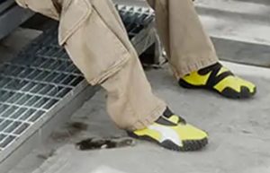 PUMA Mostro Yellow onfoot front corner