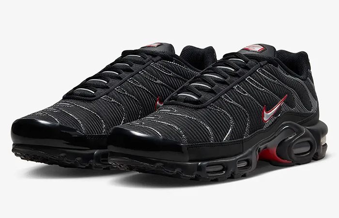 Nike TN Air Max Plus Carbon Cover Black Red HF4293 001 front corner