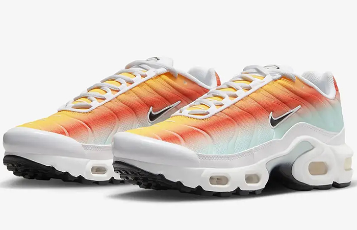 Nike TN Air Max Plus GS Tropical Sunset HF5180 100 front corner